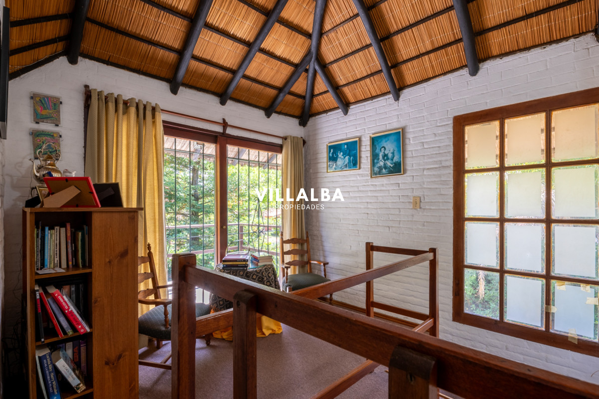 Apartamento ID.4210 - Venta casa 5 dormitorios, piscina y garage