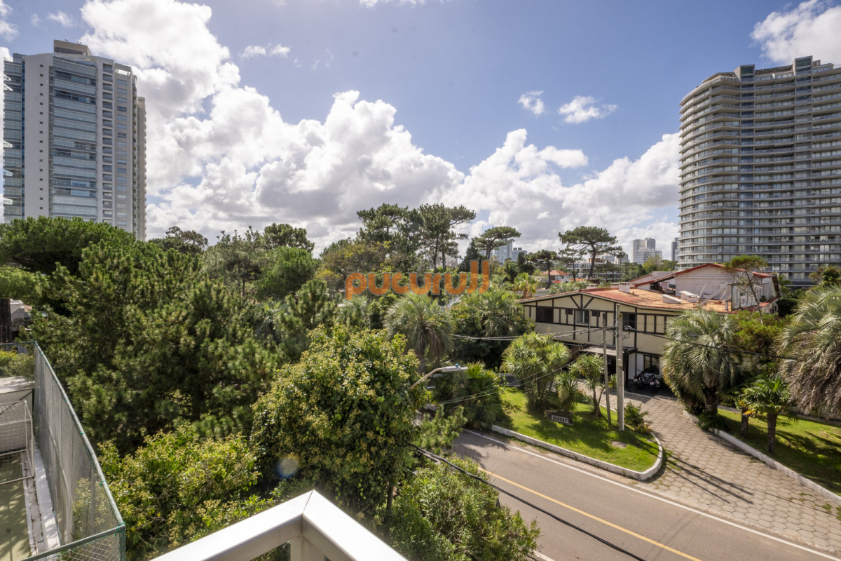 Apartamento ID.2762 - 2 dormitorios en Playa Mansa cerca del Mar