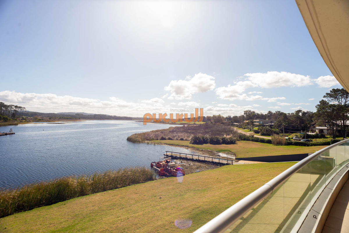 Apartamento ID.1845 - 3 dormitorios vista despejada a la laguna y al mar.