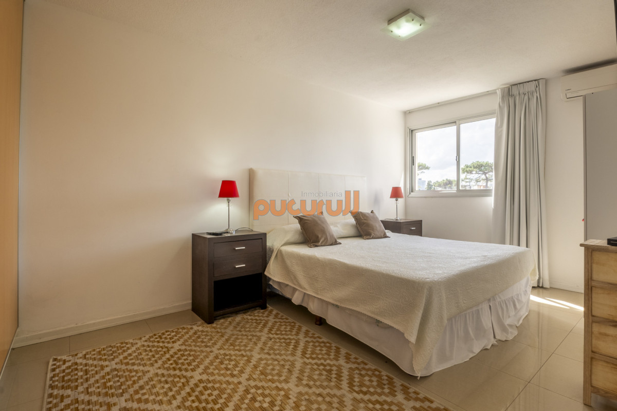 Apartamento ID.2762 - 2 dormitorios en Playa Mansa cerca del Mar