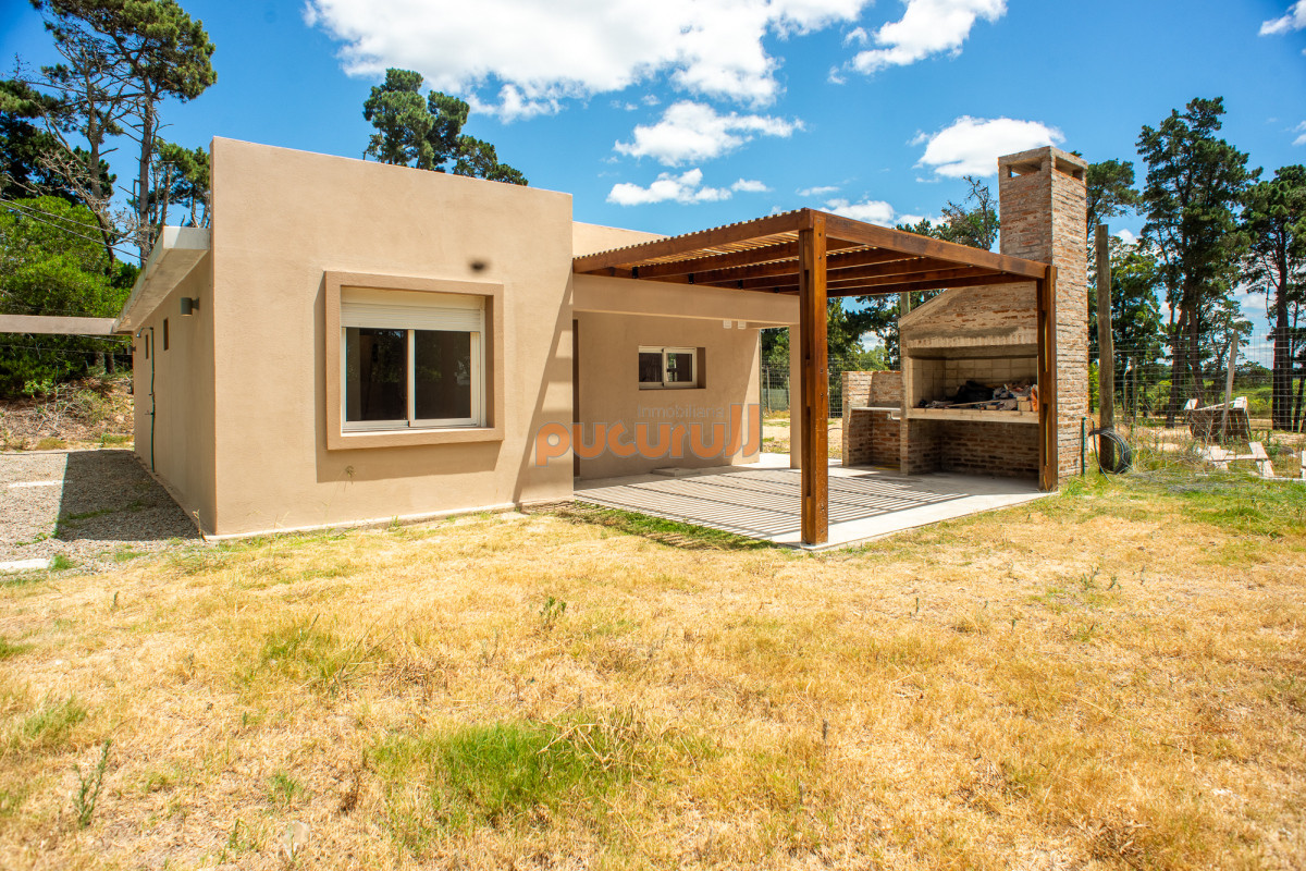 Casa ID.2469 - 2 dormitorios 2 baños cerca de la laguna y el mar!