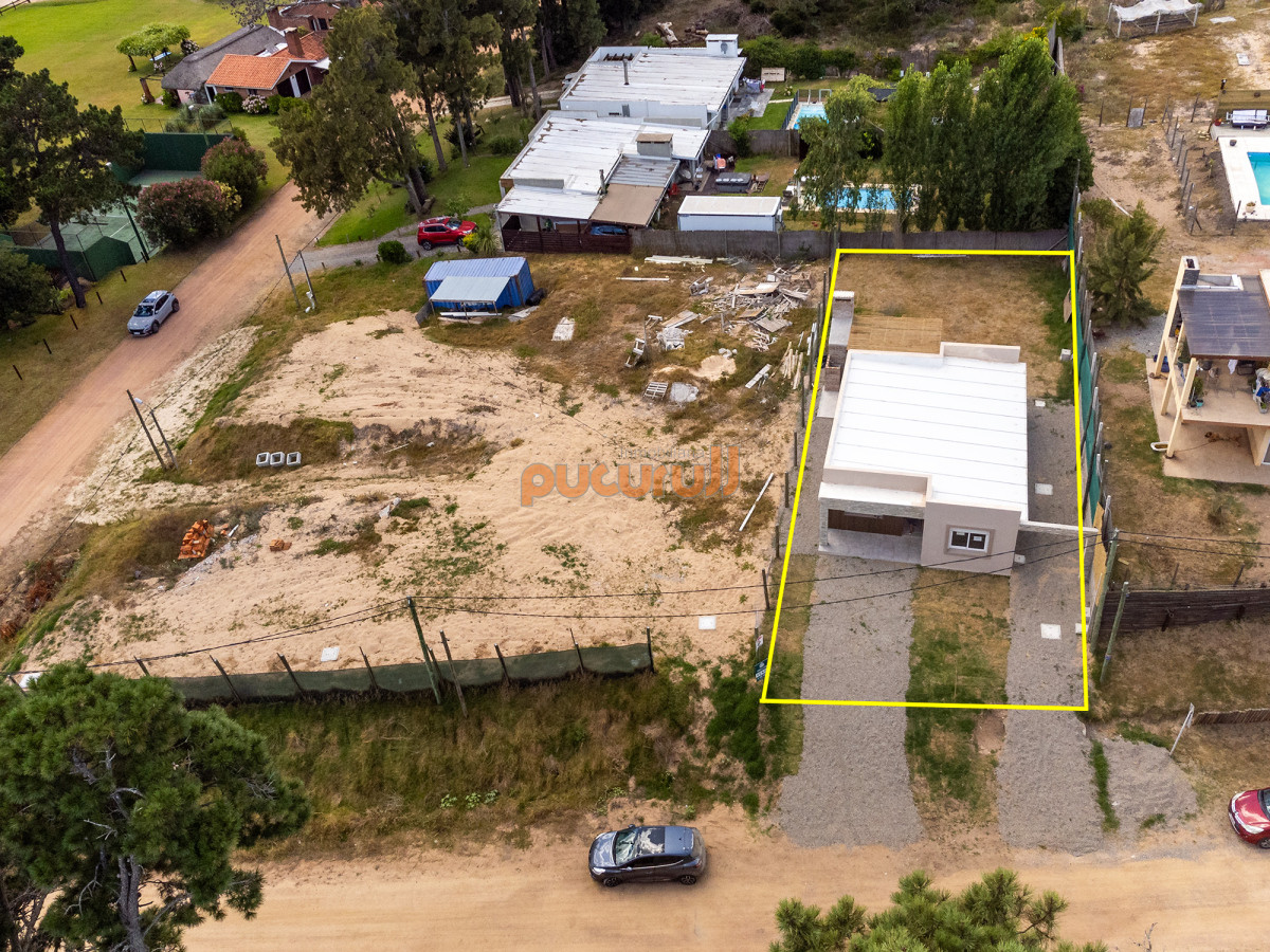 Casa ID.2469 - 2 dormitorios 2 baños cerca de la laguna y el mar!