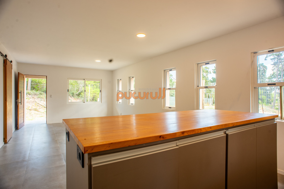 Casa ID.2469 - 2 dormitorios 2 baños cerca de la laguna y el mar!