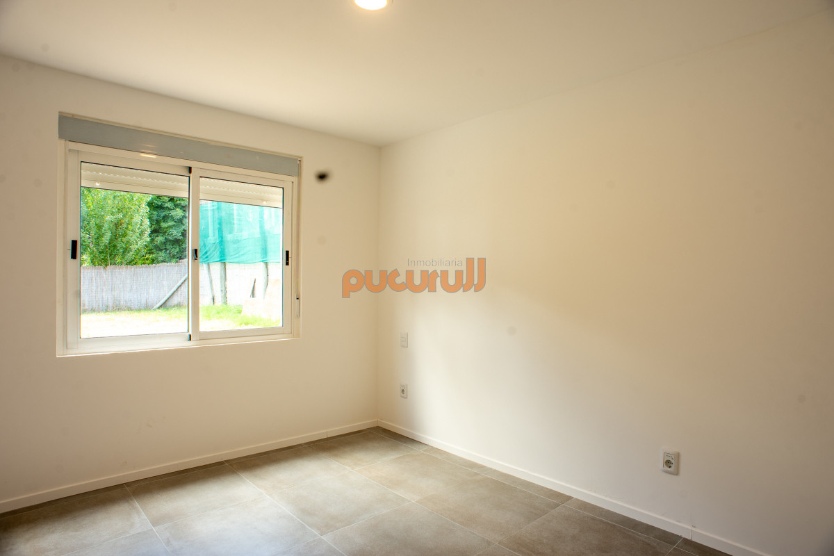 Casa ID.2469 - 2 dormitorios 2 baños cerca de la laguna y el mar!