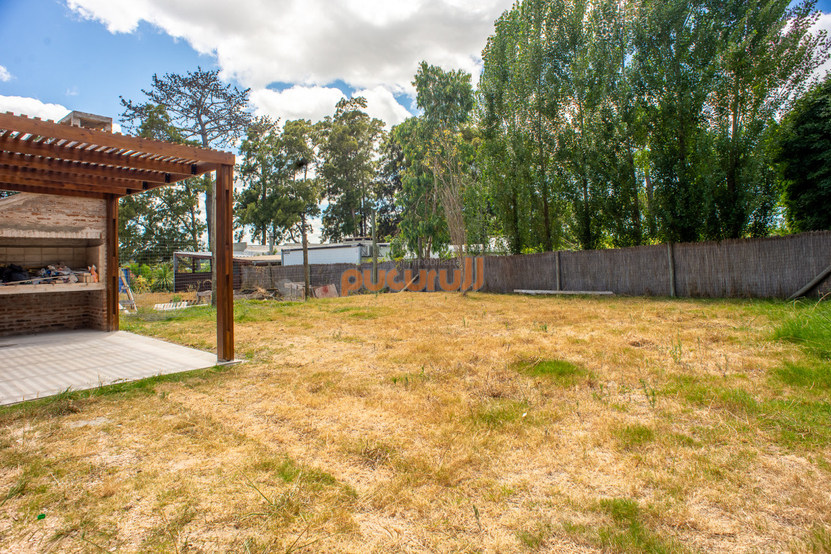 Casa ID.2469 - 2 dormitorios 2 baños cerca de la laguna y el mar!