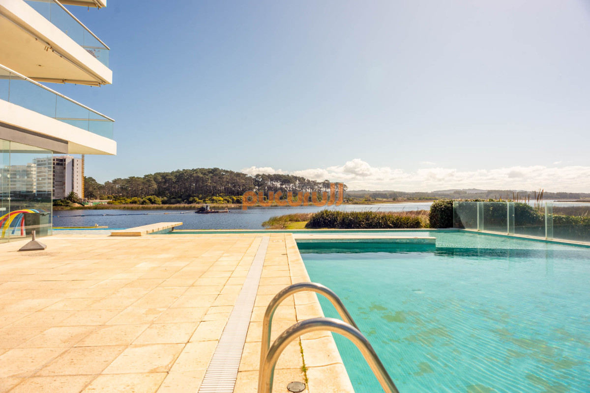 Apartamento ID.1845 - 3 dormitorios vista despejada a la laguna y al mar.