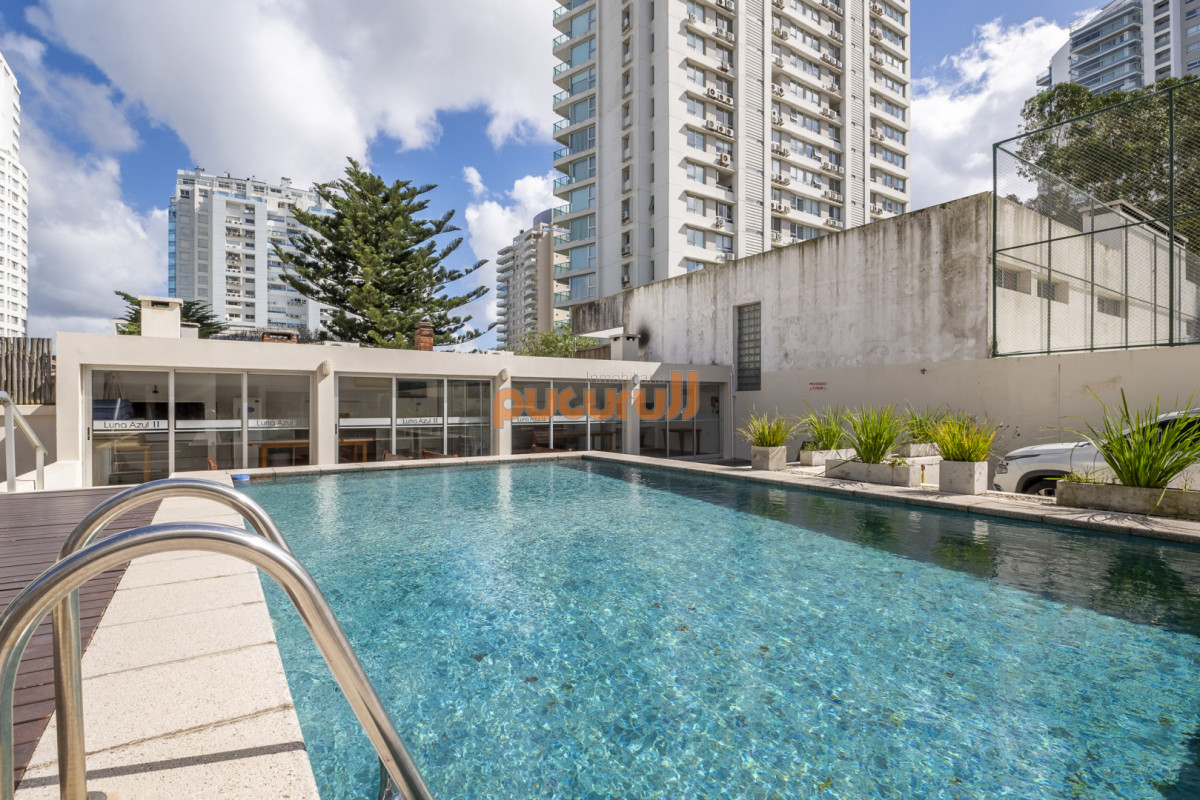 Apartamento ID.2762 - 2 dormitorios en Playa Mansa cerca del Mar