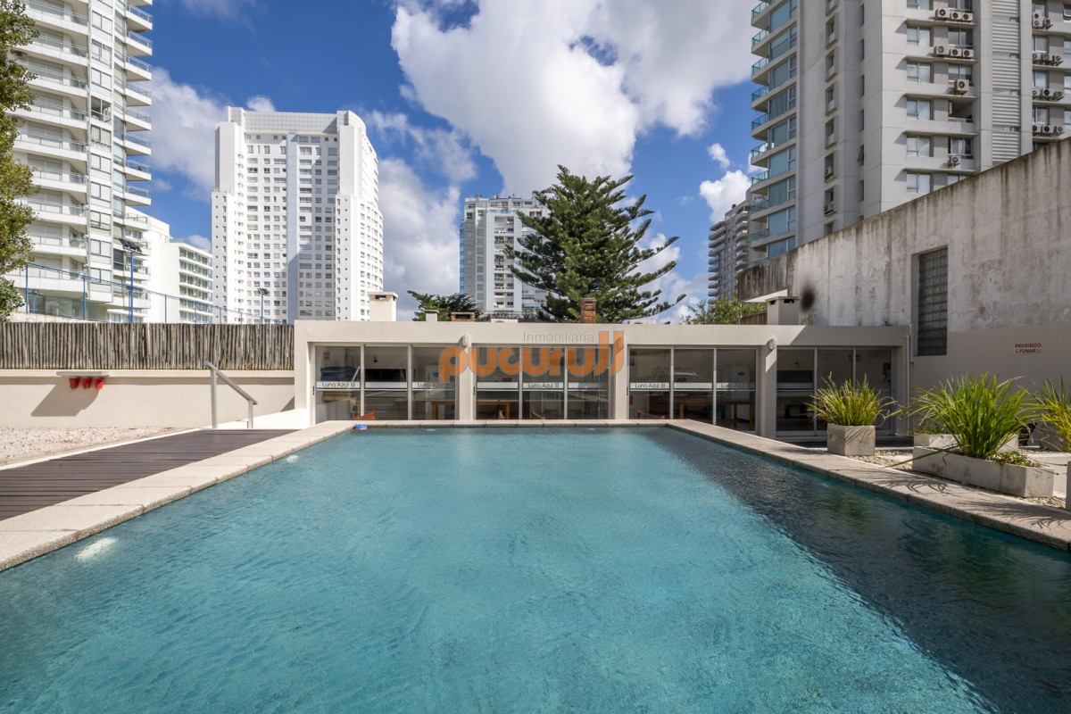 Apartamento ID.2762 - 2 dormitorios en Playa Mansa cerca del Mar