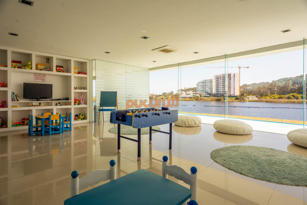 Apartamento ID.1845 - 3 dormitorios vista despejada a la laguna y al mar.