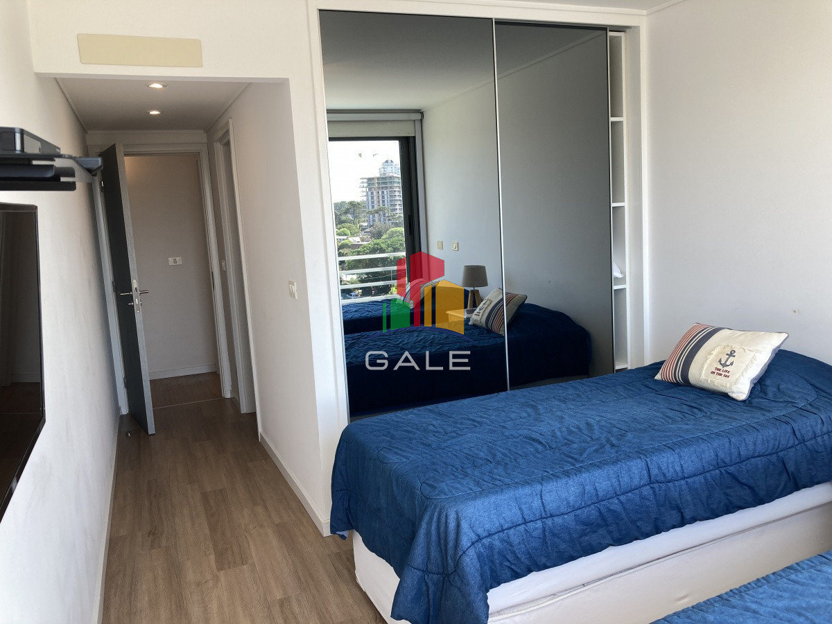 Apartamento ID.2249 - 2 suites en playa mansa con garage