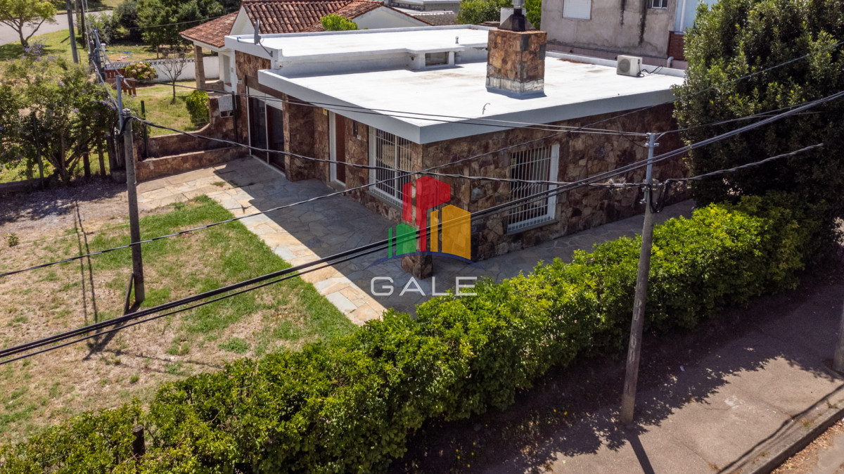 Casa ID.4410 - Casa en Pinares 2 dormitorios, solida construccion