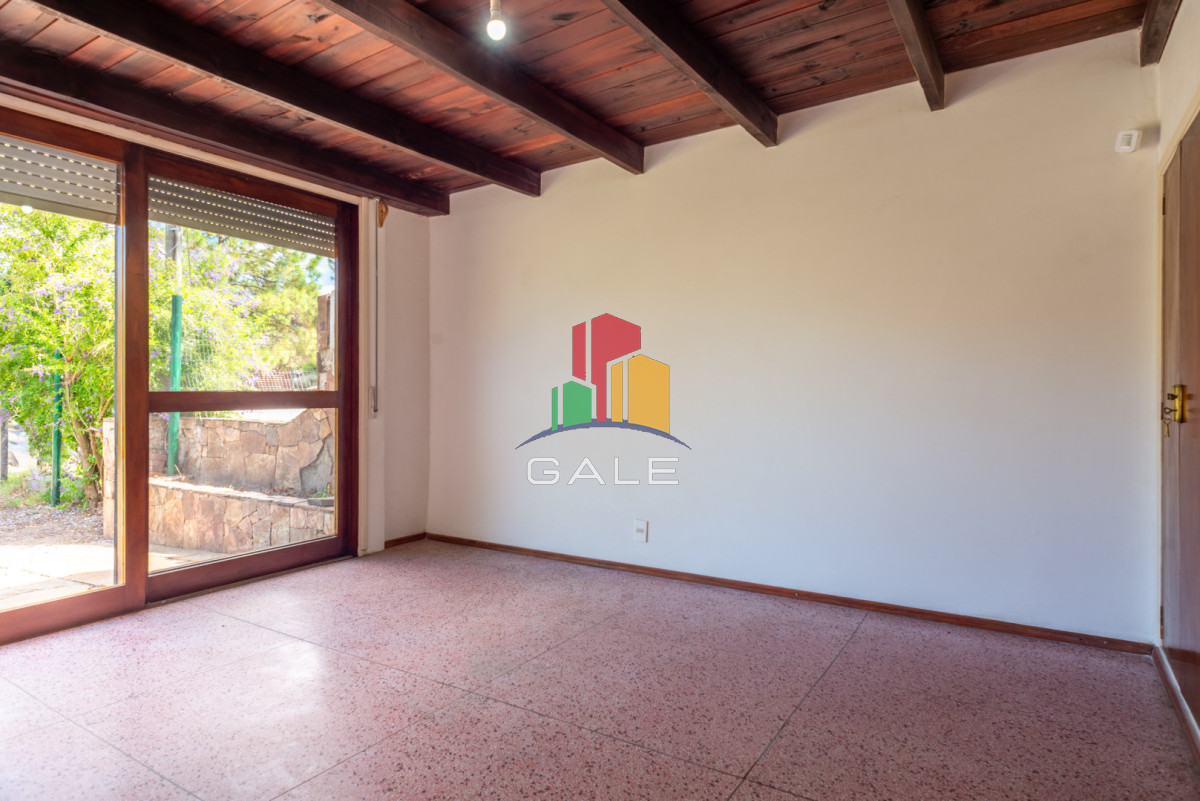 Casa ID.4410 - Casa en Pinares 2 dormitorios, solida construccion