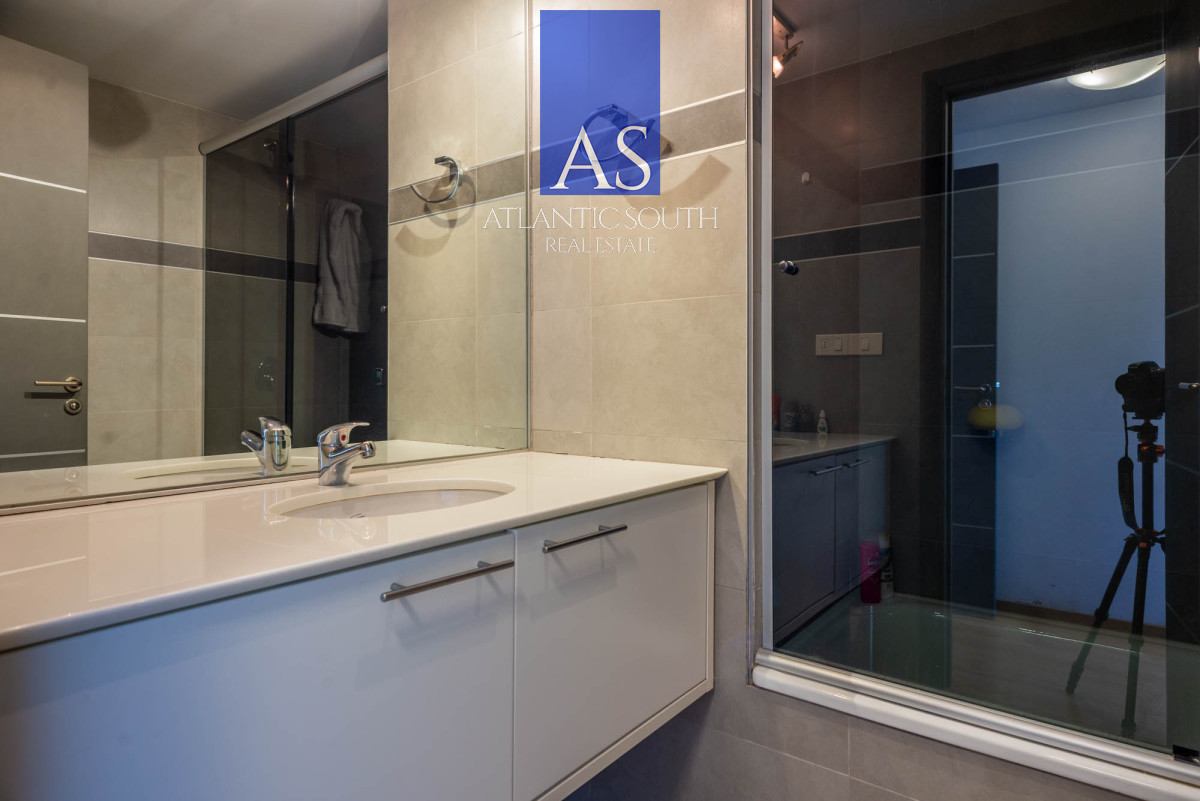 Apartamento ID.3751 - Espectacular planta 3 dormitorios parrillero propio sobre la laguna vista al mar Pinares Punta del Este