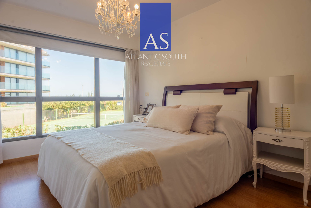 Apartamento ID.3751 - Espectacular planta 3 dormitorios parrillero propio sobre la laguna vista al mar Pinares Punta del Este