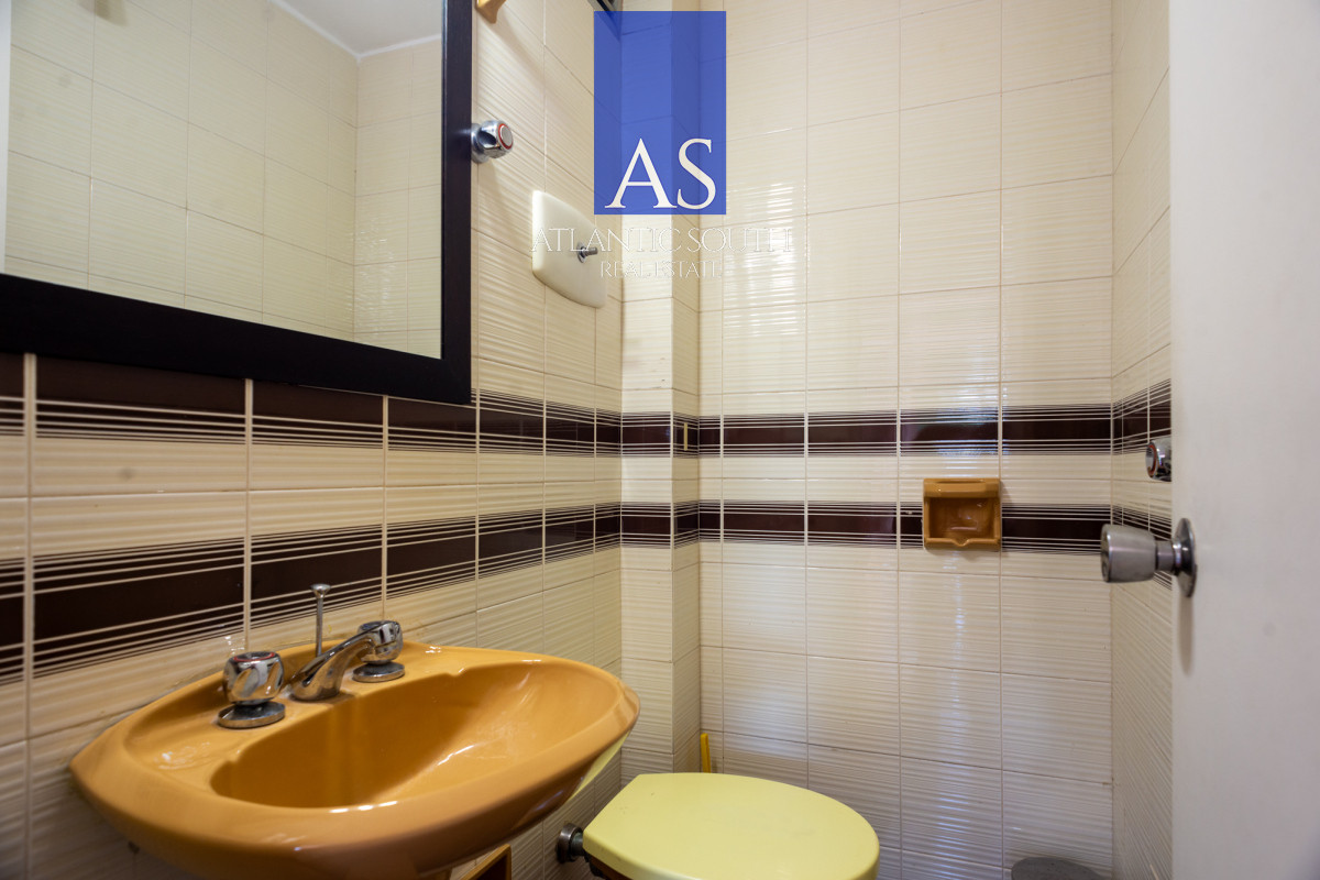 Apartamento ID.4415 - Apartamento 3 dormitorios Playa Mansa a metros del mar gran terraza, cochera y bajos gastos Punta del Este