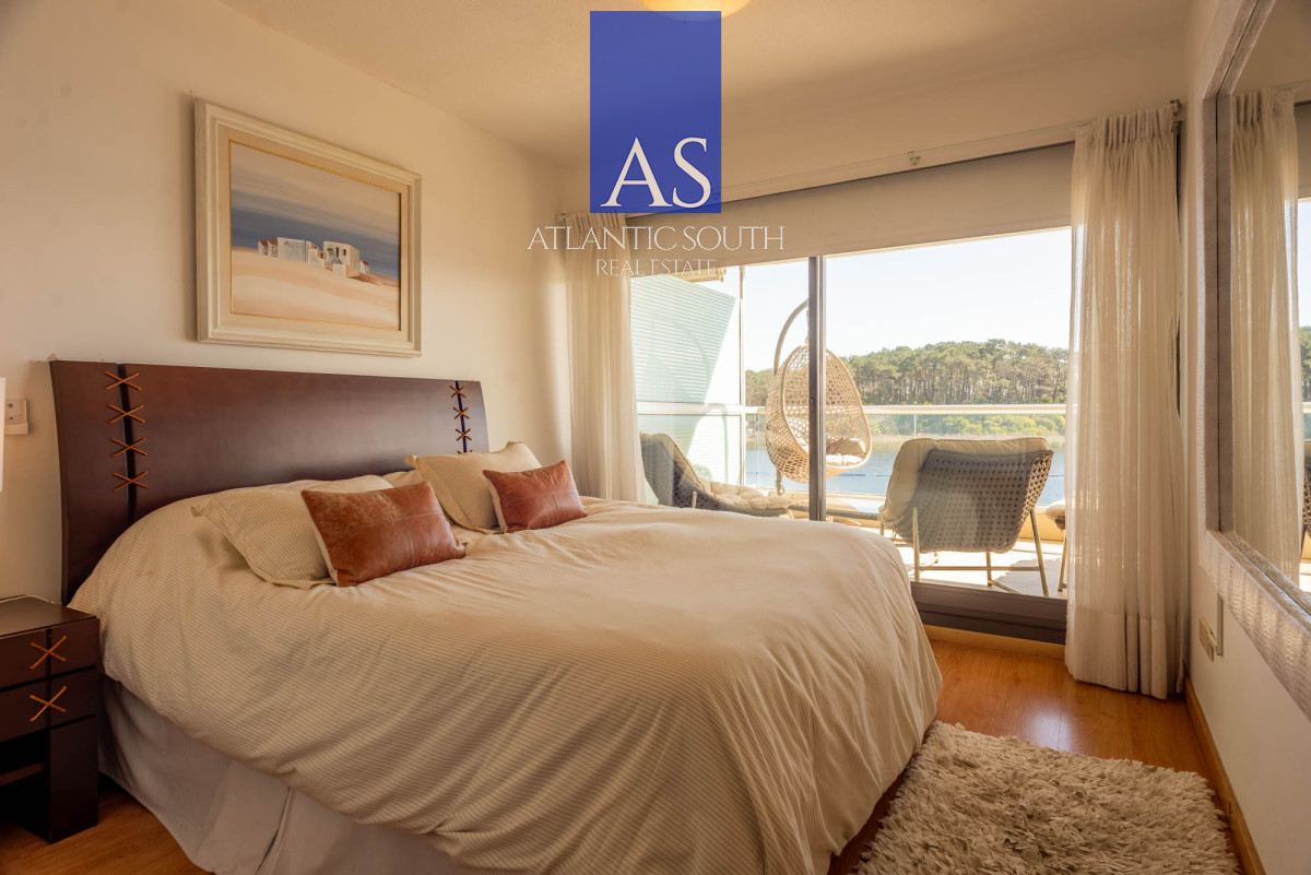 Apartamento ID.3751 - Espectacular planta 3 dormitorios parrillero propio sobre la laguna vista al mar Pinares Punta del Este