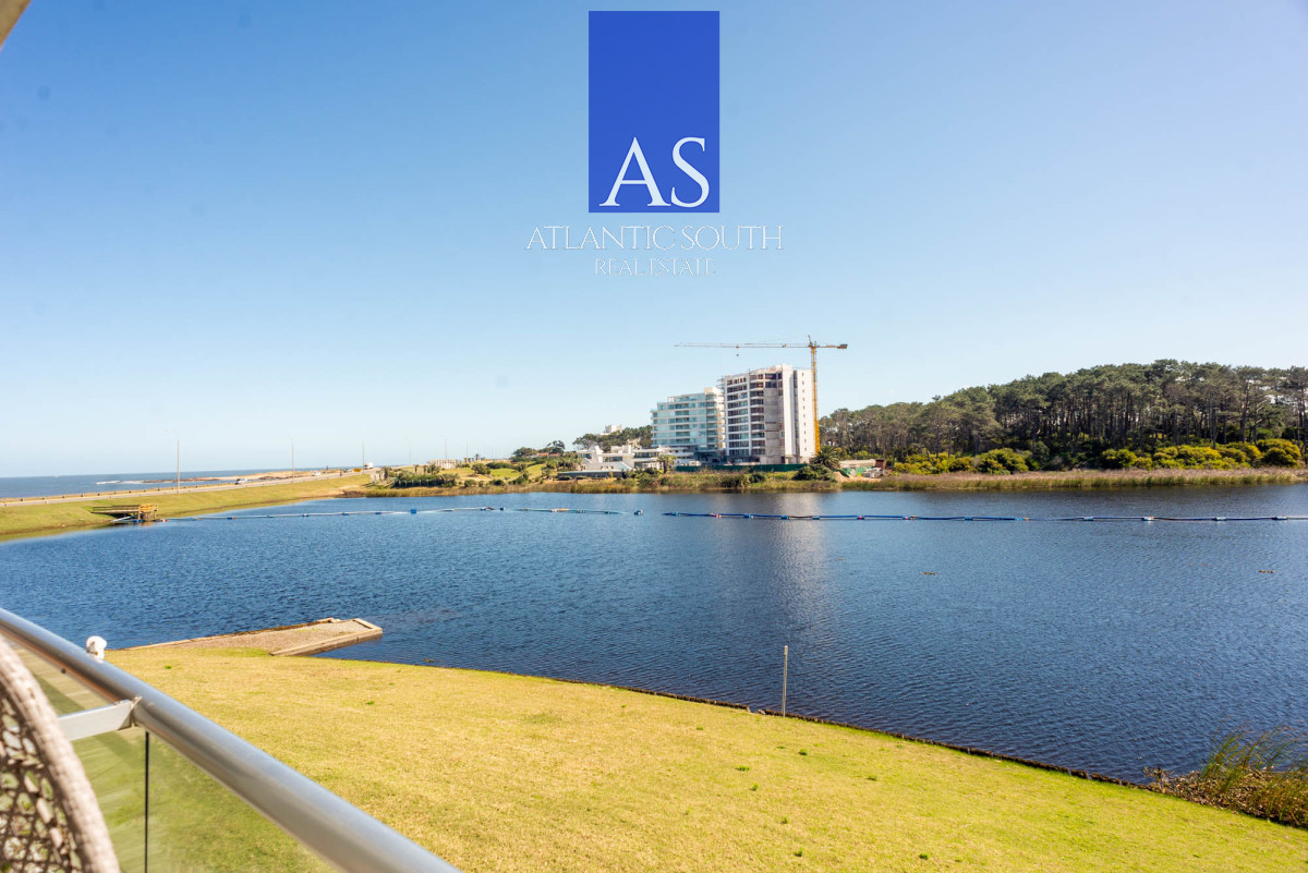 Apartamento ID.3751 - Espectacular planta 3 dormitorios parrillero propio sobre la laguna vista al mar Pinares Punta del Este