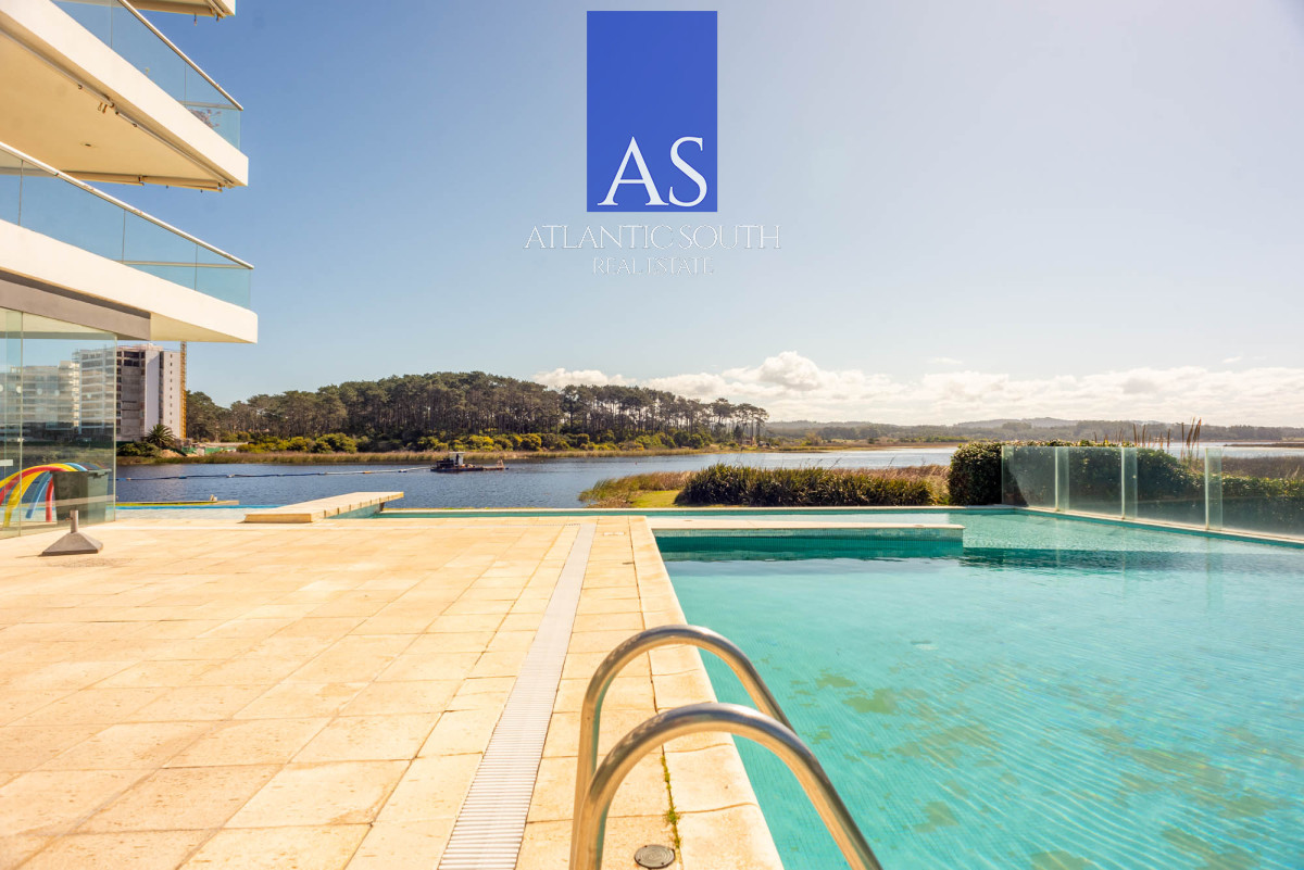 Apartamento ID.3751 - Espectacular planta 3 dormitorios parrillero propio sobre la laguna vista al mar Pinares Punta del Este