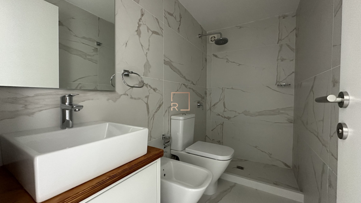 Apartamento ID.354 - Monoambiente a estrenar con Torre con servicios - Punta del Este