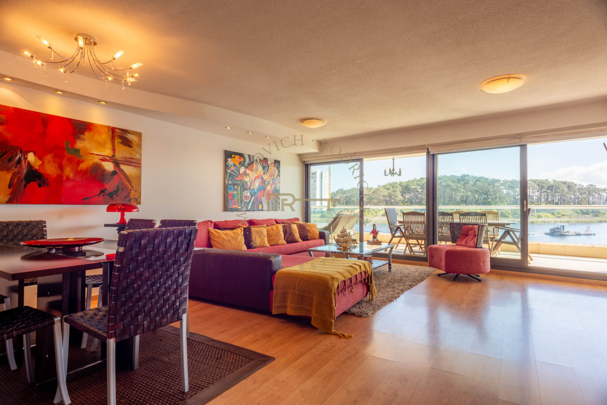 Apartamento ID.2912 - 3 dormitorios vista despejada a la laguna y al mar.