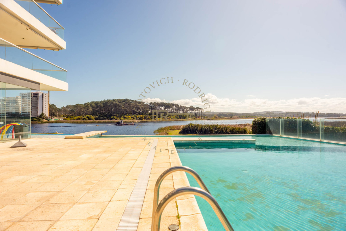 Apartamento ID.2912 - 3 dormitorios vista despejada a la laguna y al mar.