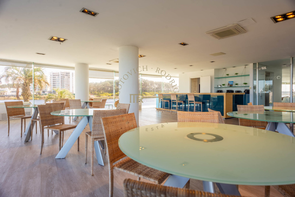 Apartamento ID.2912 - 3 dormitorios vista despejada a la laguna y al mar.