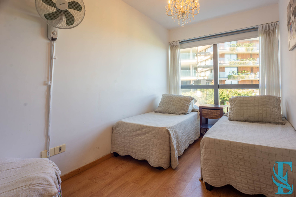 Apartamento ID.447 - 3 dormitorios vista despejada a la laguna y al mar.