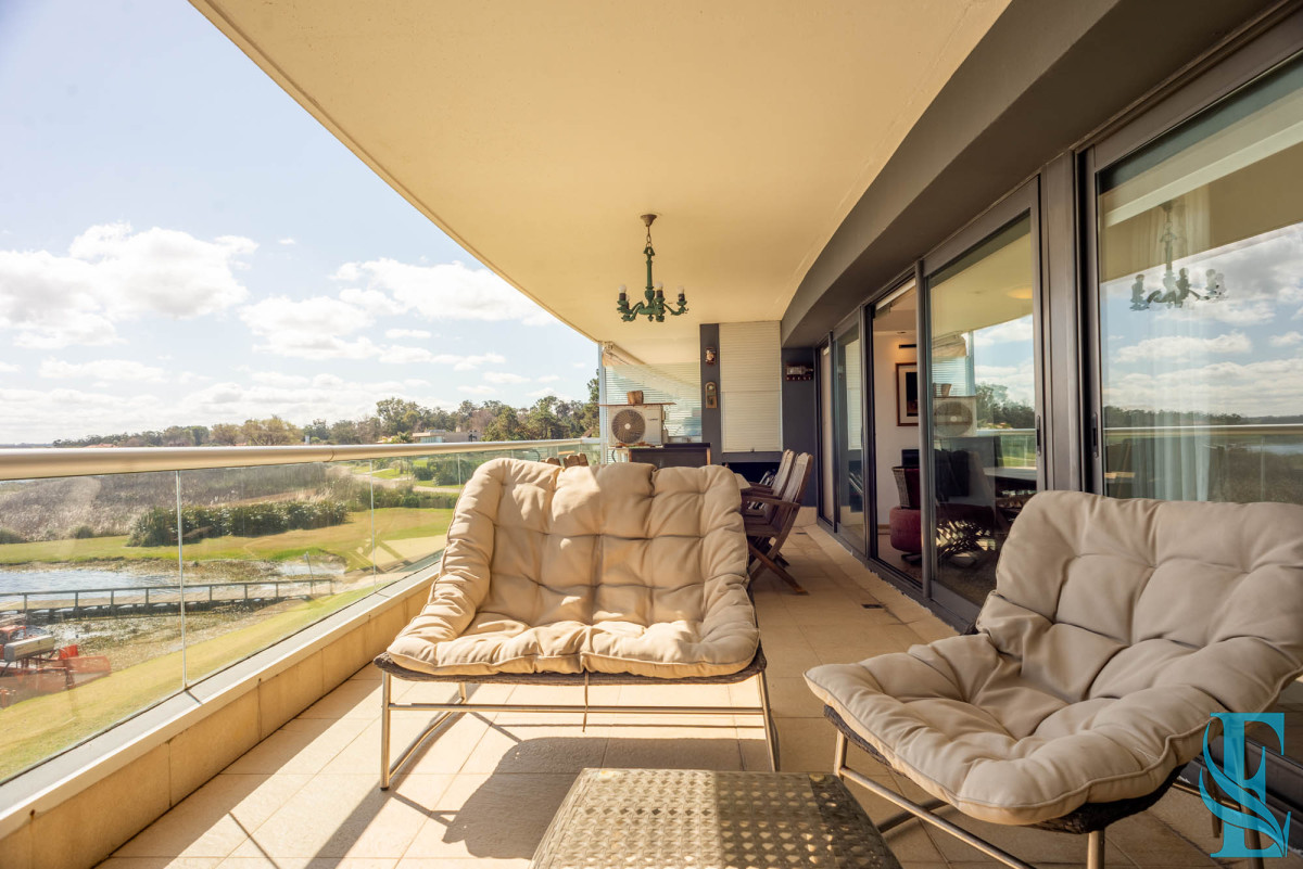 Apartamento ID.447 - 3 dormitorios vista despejada a la laguna y al mar.