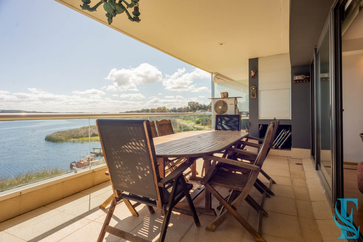Apartamento ID.447 - 3 dormitorios vista despejada a la laguna y al mar.