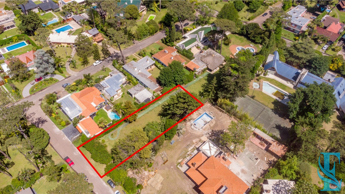 Terreno ID.148 - TERRENO EN PLAYA MANSA 1045M2 A POCAS CUADRAS DEL MAR