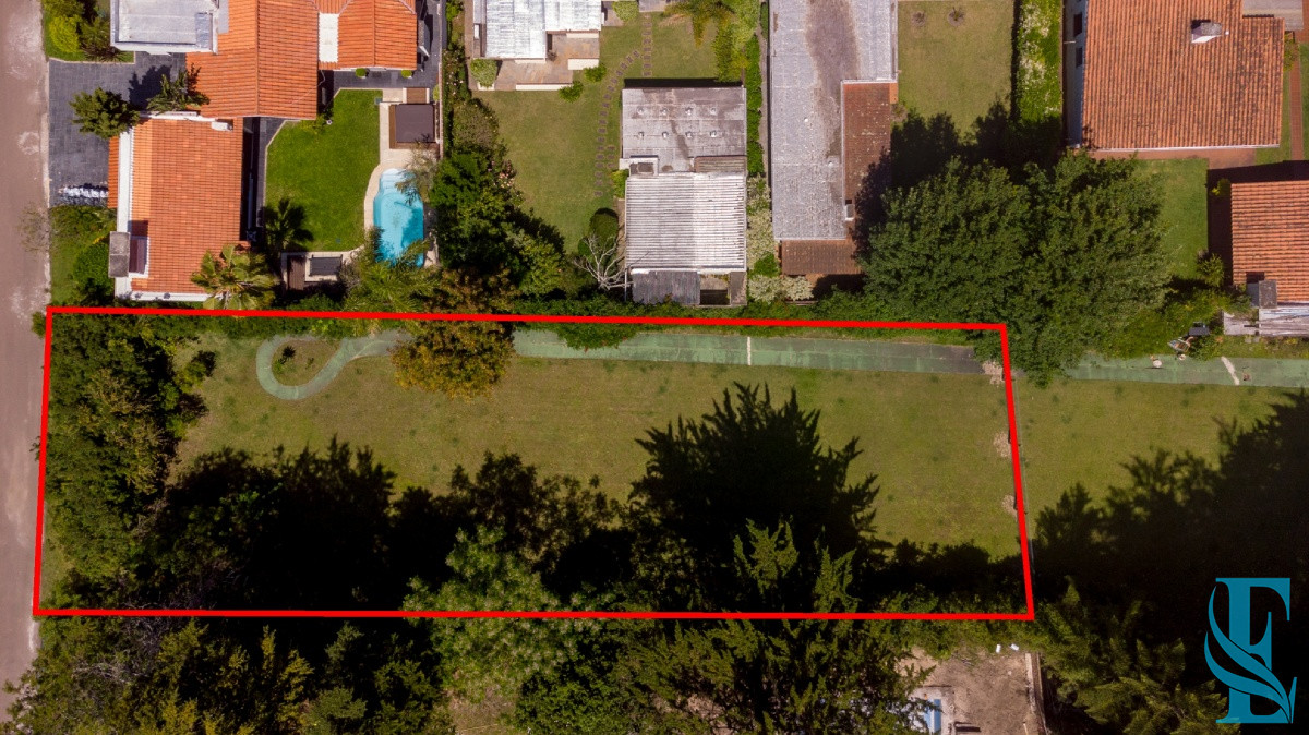 Terreno ID.148 - TERRENO EN PLAYA MANSA 1045M2 A POCAS CUADRAS DEL MAR