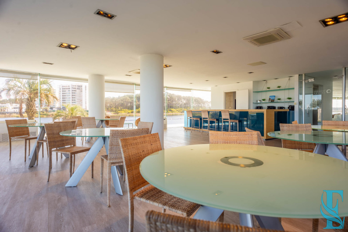 Apartamento ID.447 - 3 dormitorios vista despejada a la laguna y al mar.