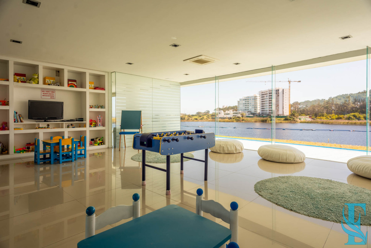 Apartamento ID.447 - 3 dormitorios vista despejada a la laguna y al mar.