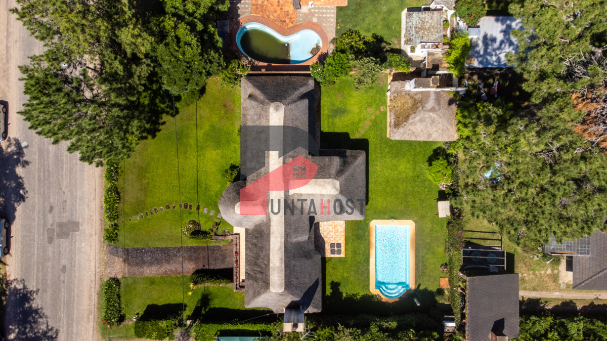 Casa ID.525 - Alquiler 5 dormitorios piscina climatizada Punta del Este