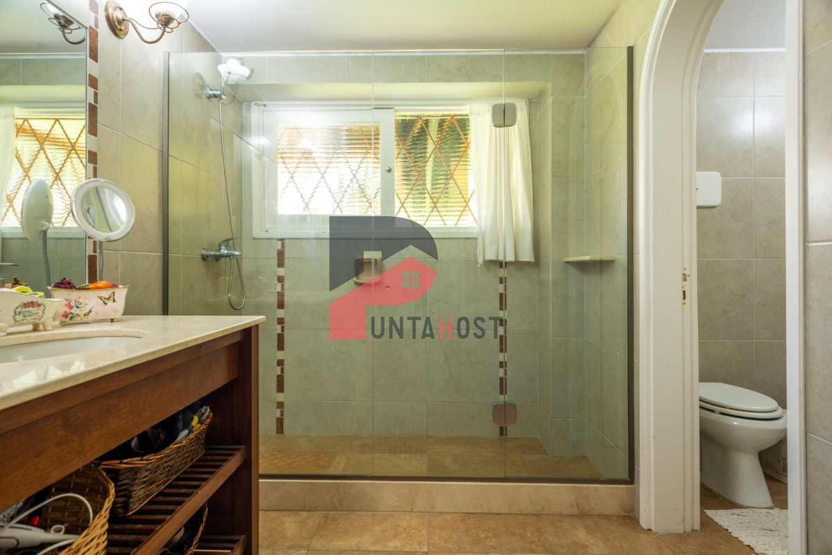 Casa ID.525 - Alquiler 5 dormitorios piscina climatizada Punta del Este