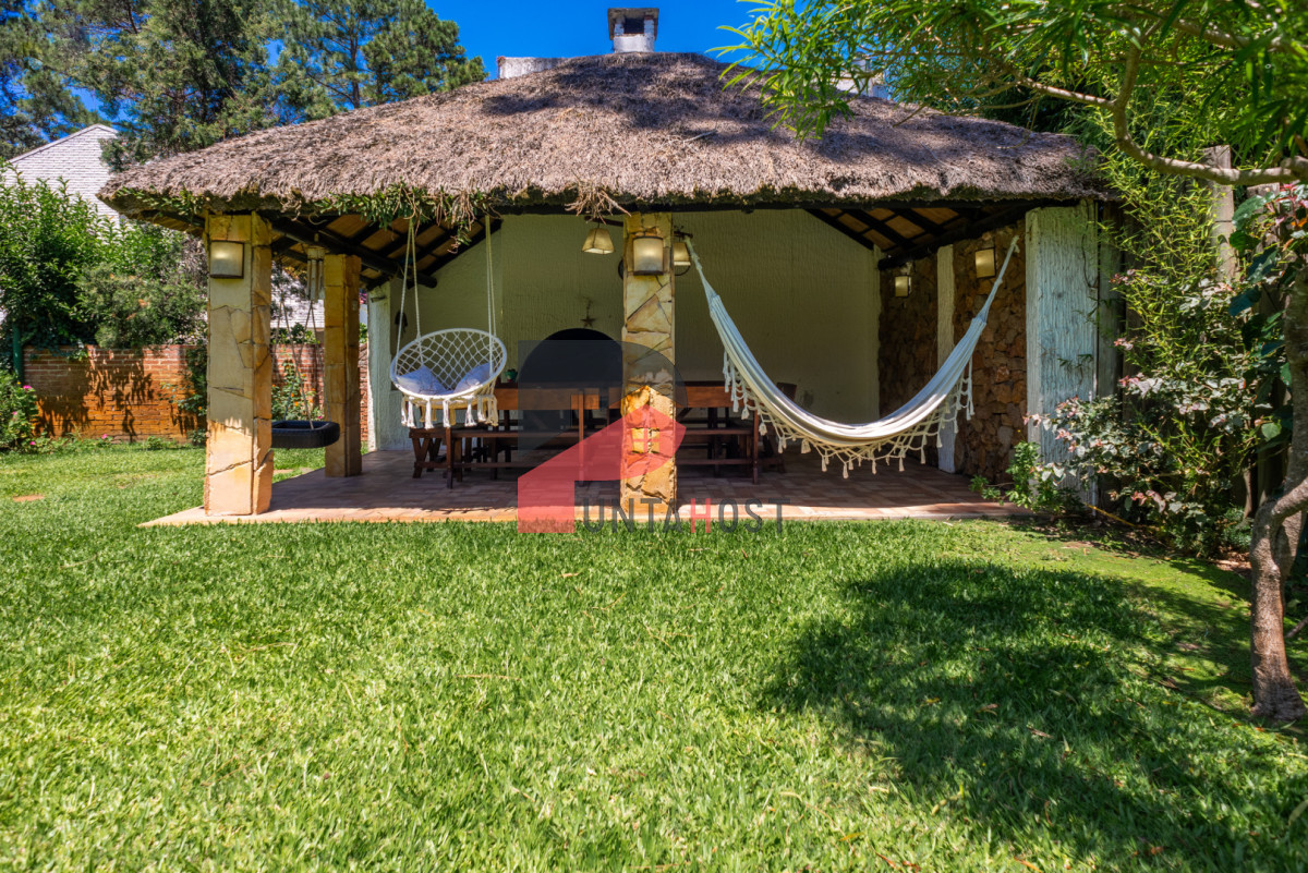 Casa ID.525 - Alquiler 5 dormitorios piscina climatizada Punta del Este