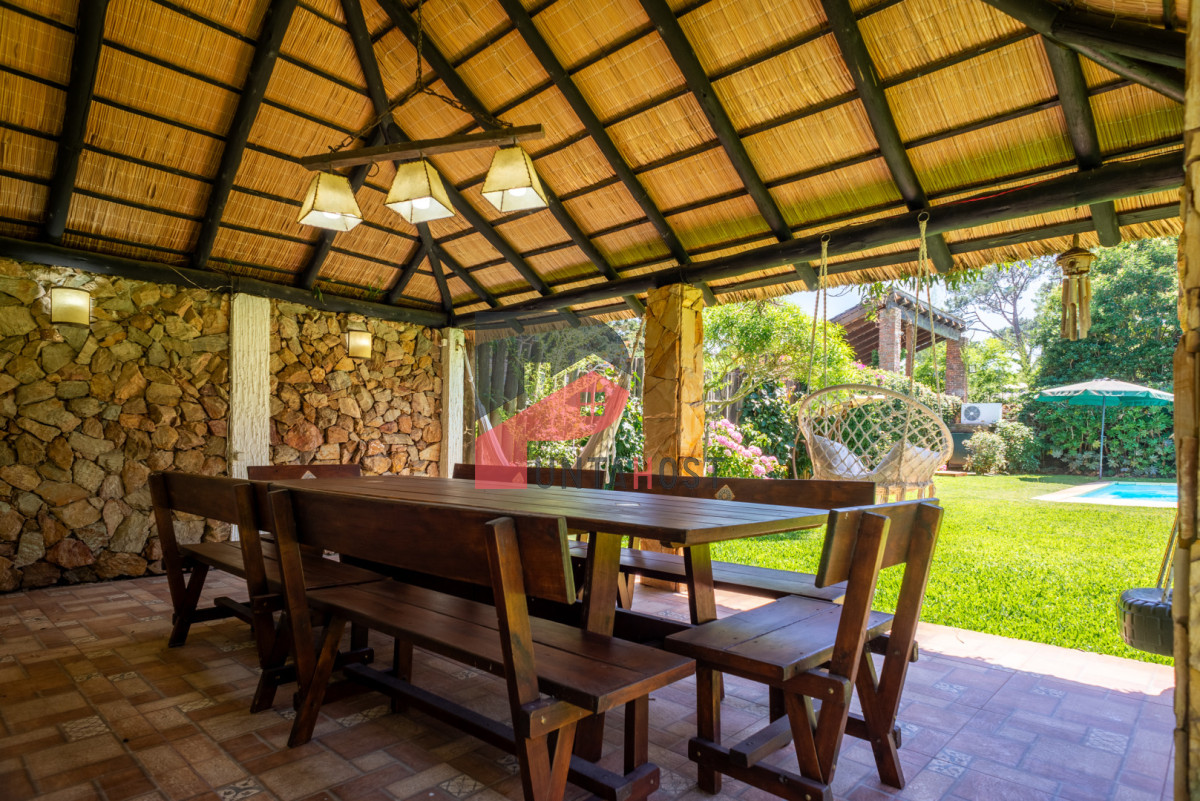 Casa ID.525 - Alquiler 5 dormitorios piscina climatizada Punta del Este
