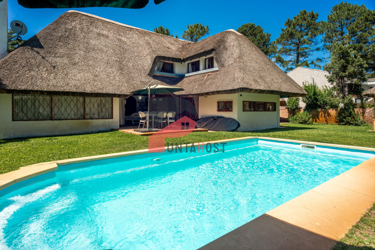 Casa ID.525 - Alquiler 5 dormitorios piscina climatizada Punta del Este