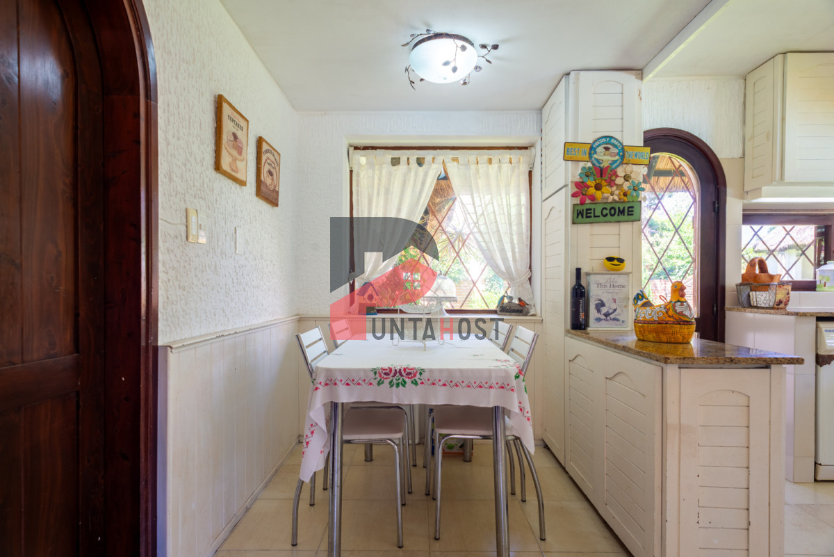 Casa ID.525 - Alquiler 5 dormitorios piscina climatizada Punta del Este