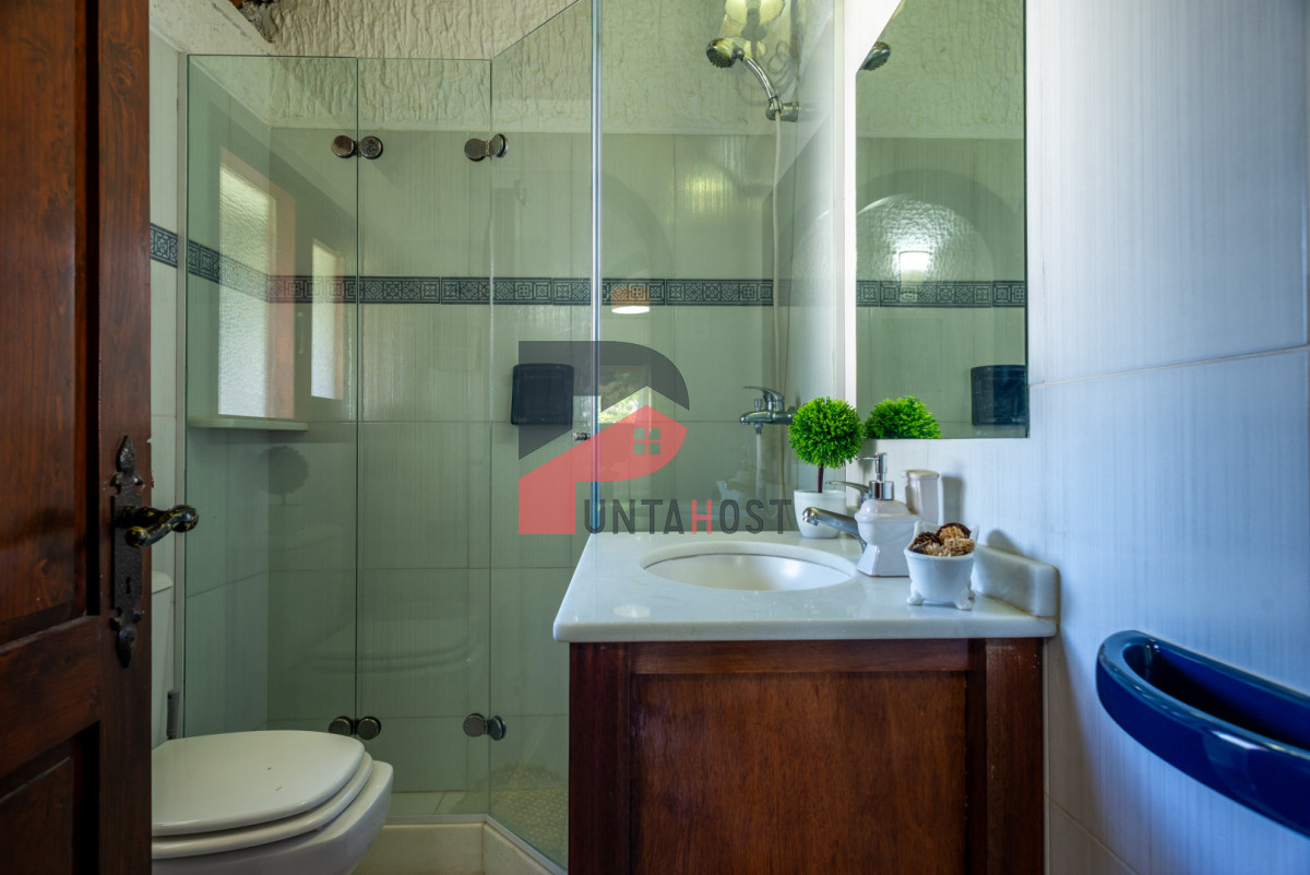 Casa ID.525 - Alquiler 5 dormitorios piscina climatizada Punta del Este