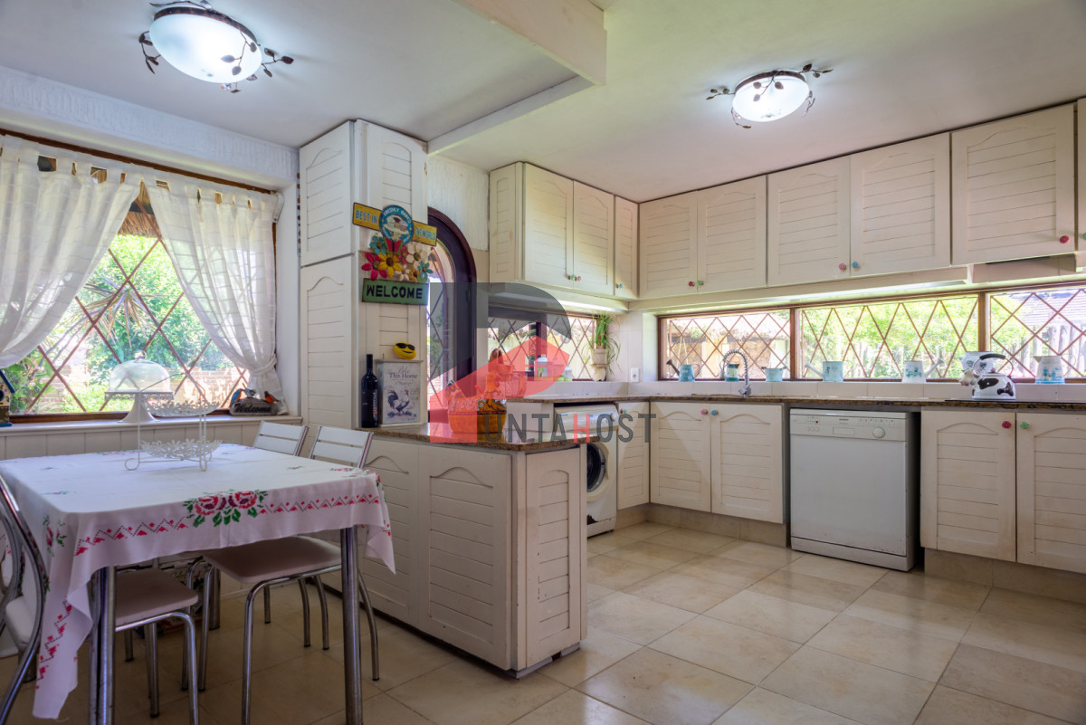 Casa ID.525 - Alquiler 5 dormitorios piscina climatizada Punta del Este