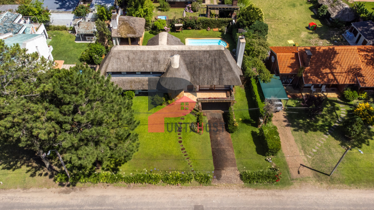 Casa ID.525 - Alquiler 5 dormitorios piscina climatizada Punta del Este