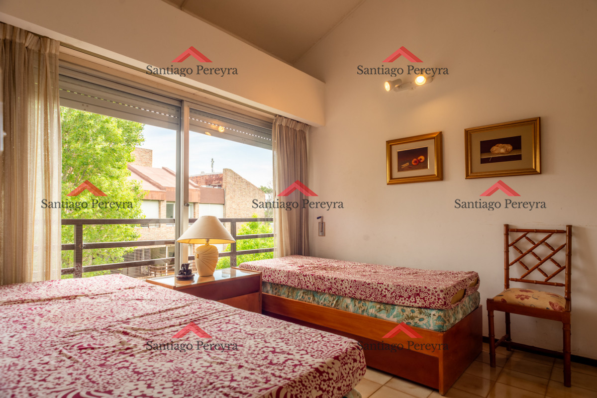 Apartamento ID.15718 - 3 dormitorios playa mansa cerca del mar
