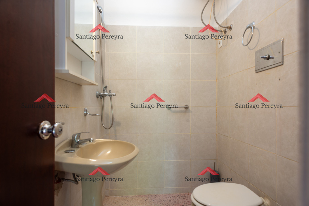 Casa ID.16832 - Casa en Pinares 2 dormitorios, solida construccion