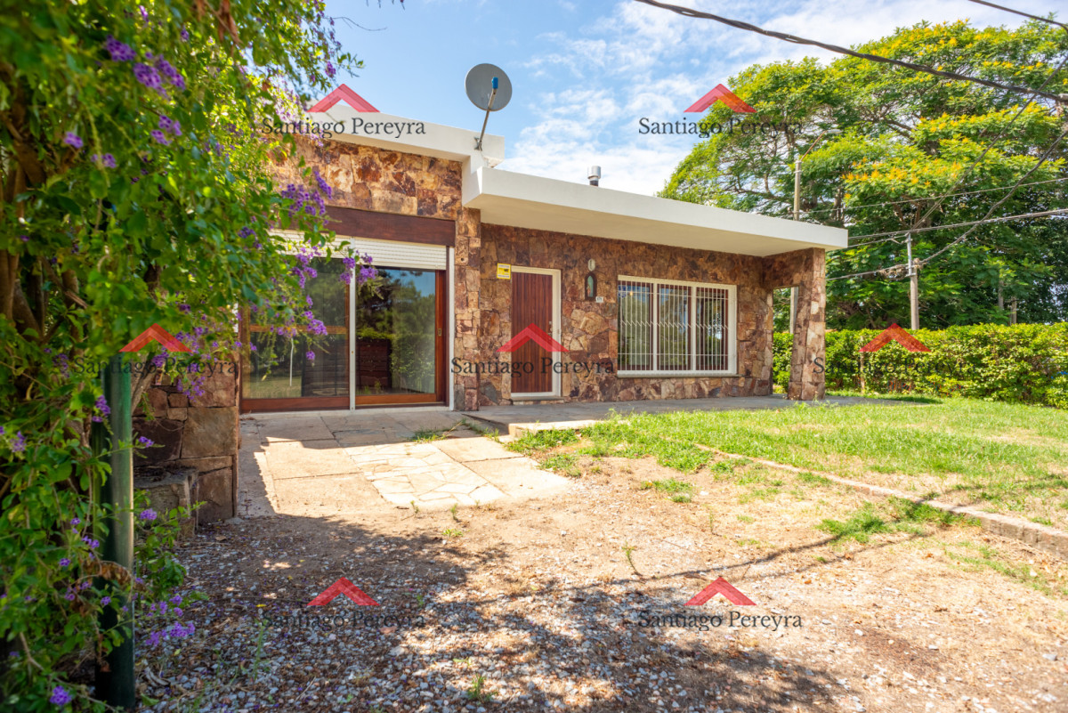 Casa ID.16832 - Casa en Pinares 2 dormitorios, solida construccion