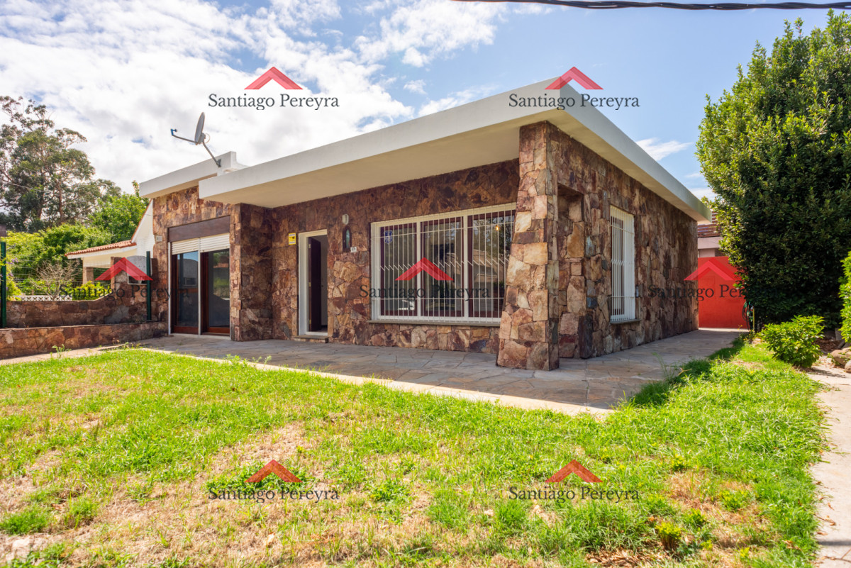 Casa ID.16832 - Casa en Pinares 2 dormitorios, solida construccion