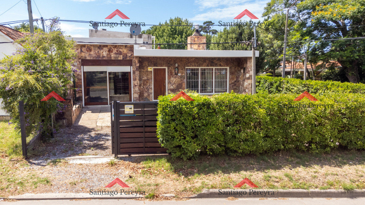 Casa ID.16832 - Casa en Pinares 2 dormitorios, solida construccion