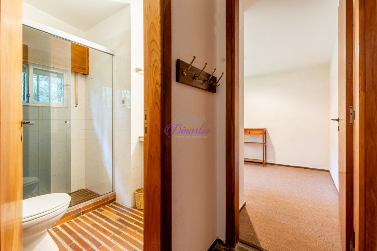 Casa ID.92 - Alquiler Temporario Casa 6 dormitorios y dependencia en Rincon del Indio, Punta del Este.