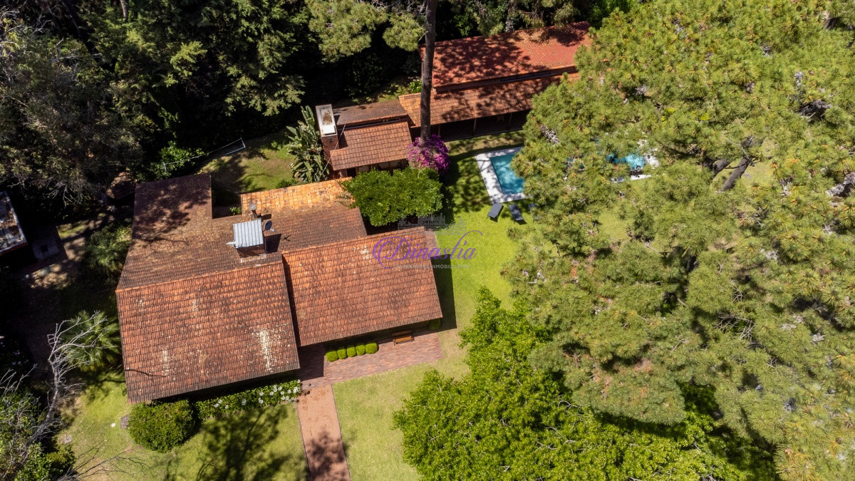 Casa ID.92 - Alquiler Temporario Casa 6 dormitorios y dependencia en Rincon del Indio, Punta del Este.