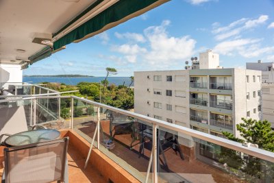 1 dormitorio con vista al mar playa mansa, PRIMERA LINEA